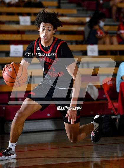 Thumbnail 1 in Orange Lutheran vs. Rolling Hills Prep (Mater Dei Extravaganza) photogallery.