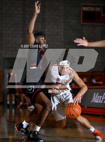 Thumbnail 1 in Orange Lutheran vs. Rolling Hills Prep (Mater Dei Extravaganza) photogallery.