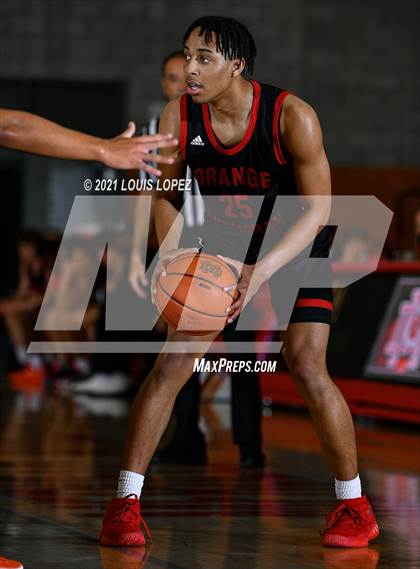 Thumbnail 2 in Orange Lutheran vs. Rolling Hills Prep (Mater Dei Extravaganza) photogallery.