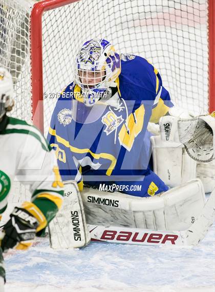 Thumbnail 3 in West Seneca East vs. West Seneca West photogallery.
