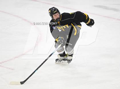 Thumbnail 2 in Amity Regional vs. Cheshire (CIAC DII Semifinal) photogallery.