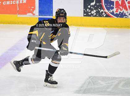 Thumbnail 2 in Amity Regional vs. Cheshire (CIAC DII Semifinal) photogallery.