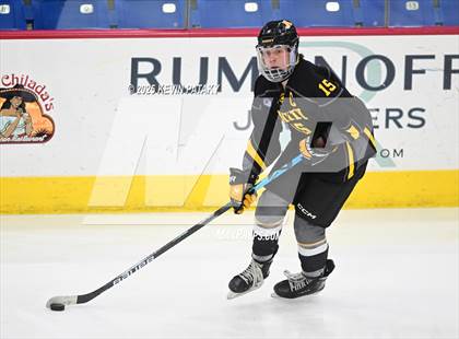 Thumbnail 2 in Amity Regional vs. Cheshire (CIAC DII Semifinal) photogallery.