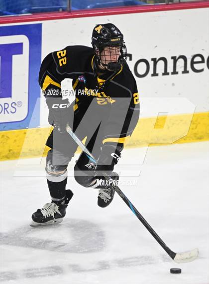Thumbnail 2 in Amity Regional vs. Cheshire (CIAC DII Semifinal) photogallery.
