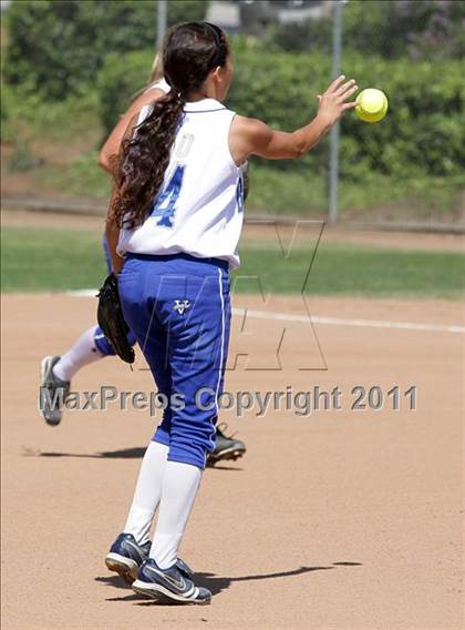 Thumbnail 3 in Crescenta Valley @ Burbank photogallery.
