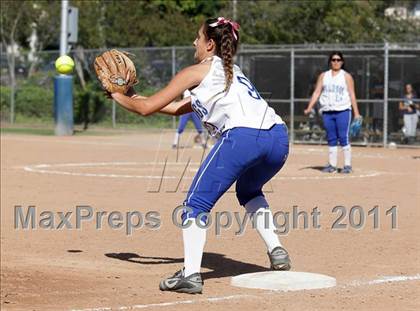 Thumbnail 3 in Crescenta Valley @ Burbank photogallery.