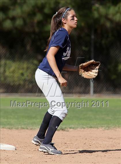 Thumbnail 3 in Crescenta Valley @ Burbank photogallery.