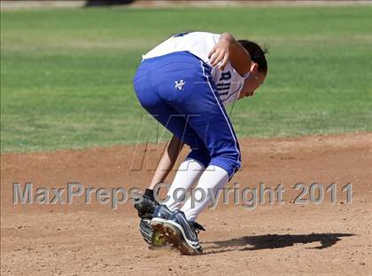 Thumbnail 3 in Crescenta Valley @ Burbank photogallery.