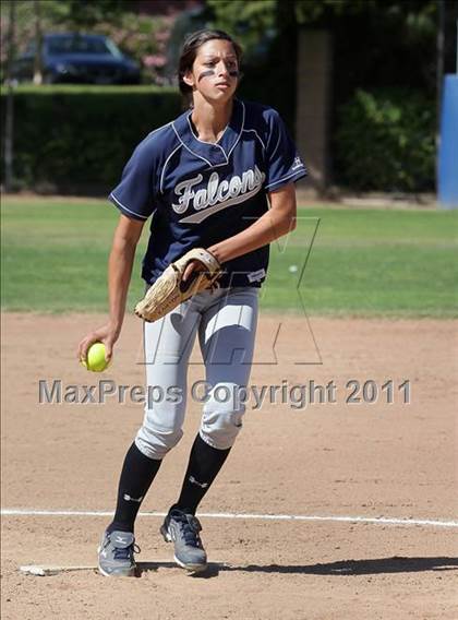 Thumbnail 1 in Crescenta Valley @ Burbank photogallery.