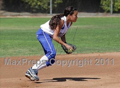 Thumbnail 3 in Crescenta Valley @ Burbank photogallery.