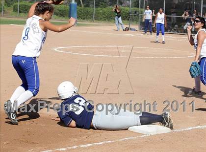 Thumbnail 1 in Crescenta Valley @ Burbank photogallery.