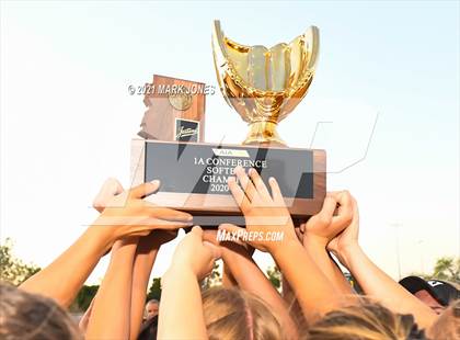 Thumbnail 2 in Williams vs San Manuel (AIA 1A Final - Awards) photogallery.