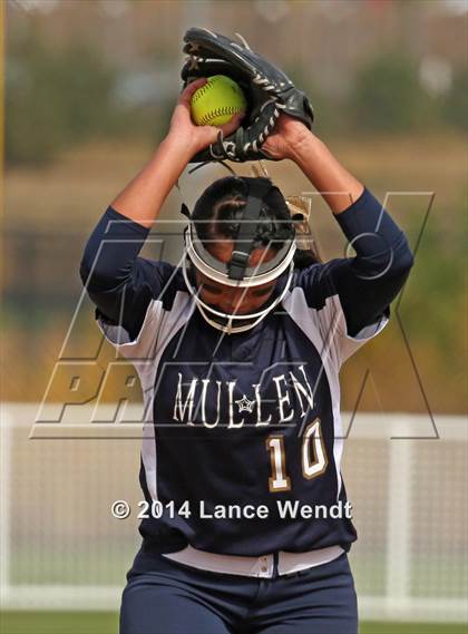 Thumbnail 1 in Mullen vs Niwot (CHSAA 4A First Round Playoff) photogallery.