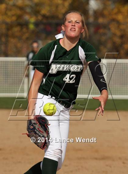 Thumbnail 2 in Mullen vs Niwot (CHSAA 4A First Round Playoff) photogallery.