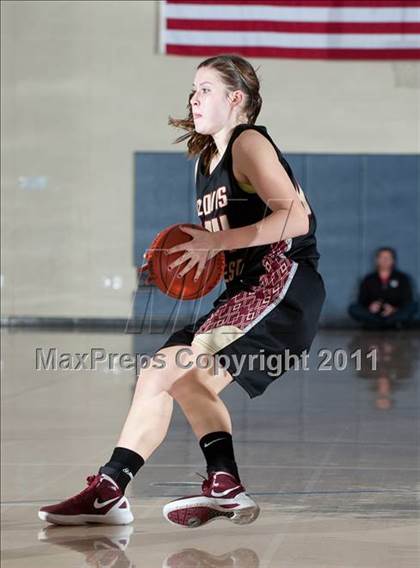 Thumbnail 3 in Clovis West vs Westview (So Cal Holiday Prep Classic) photogallery.