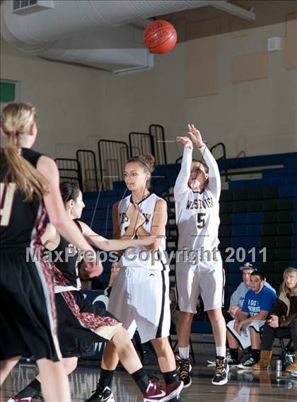 Thumbnail 3 in Clovis West vs Westview (So Cal Holiday Prep Classic) photogallery.