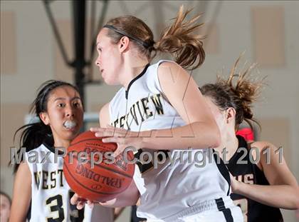 Thumbnail 2 in Clovis West vs Westview (So Cal Holiday Prep Classic) photogallery.