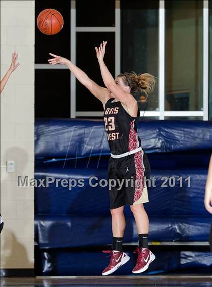Thumbnail 1 in Clovis West vs Westview (So Cal Holiday Prep Classic) photogallery.