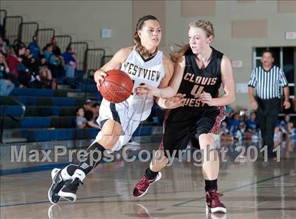 Thumbnail 3 in Clovis West vs Westview (So Cal Holiday Prep Classic) photogallery.