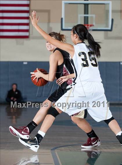 Thumbnail 2 in Clovis West vs Westview (So Cal Holiday Prep Classic) photogallery.