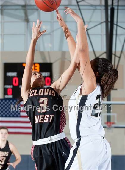 Thumbnail 1 in Clovis West vs Westview (So Cal Holiday Prep Classic) photogallery.