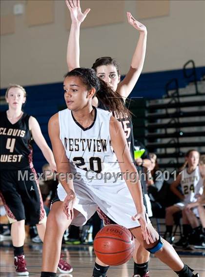 Thumbnail 3 in Clovis West vs Westview (So Cal Holiday Prep Classic) photogallery.