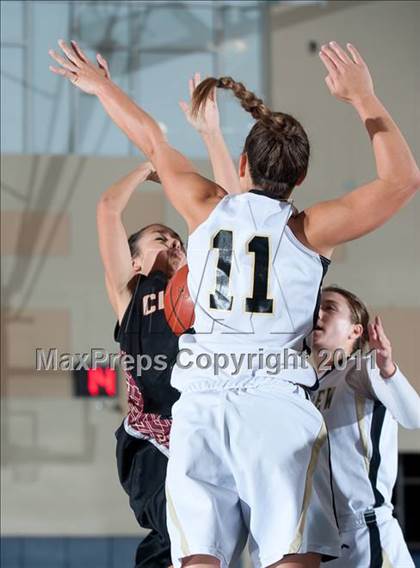 Thumbnail 3 in Clovis West vs Westview (So Cal Holiday Prep Classic) photogallery.