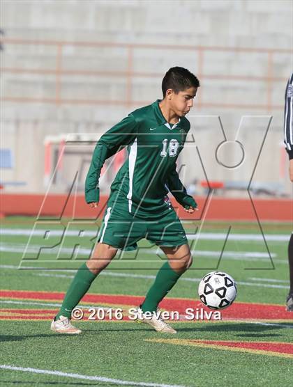 Thumbnail 1 in Cathedral Catholic vs. Santa Barbara (CIF SoCal Regional D1 Semifinal) photogallery.