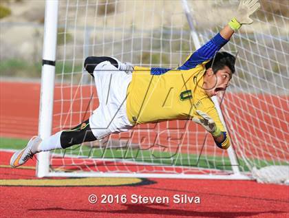Thumbnail 2 in Cathedral Catholic vs. Santa Barbara (CIF SoCal Regional D1 Semifinal) photogallery.