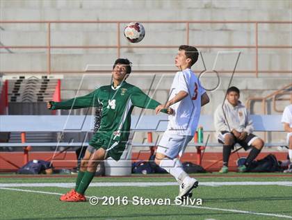 Thumbnail 1 in Cathedral Catholic vs. Santa Barbara (CIF SoCal Regional D1 Semifinal) photogallery.