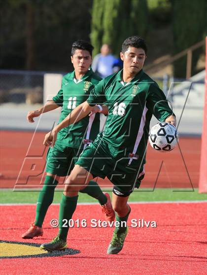 Thumbnail 2 in Cathedral Catholic vs. Santa Barbara (CIF SoCal Regional D1 Semifinal) photogallery.