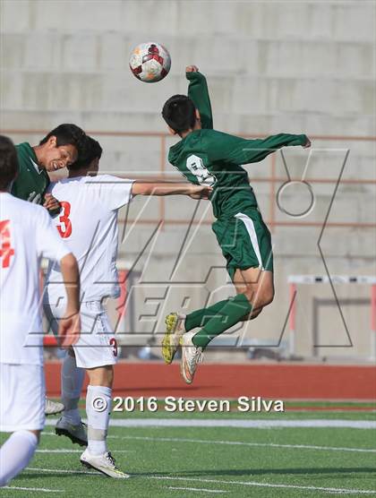 Thumbnail 3 in Cathedral Catholic vs. Santa Barbara (CIF SoCal Regional D1 Semifinal) photogallery.