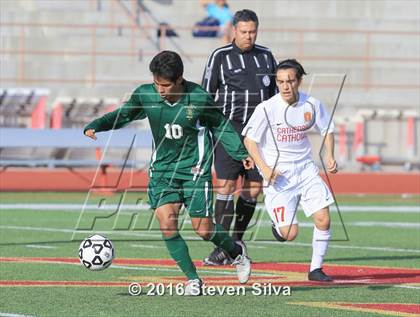 Thumbnail 2 in Cathedral Catholic vs. Santa Barbara (CIF SoCal Regional D1 Semifinal) photogallery.