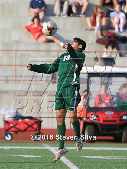 Thumbnail 3 in Cathedral Catholic vs. Santa Barbara (CIF SoCal Regional D1 Semifinal) photogallery.