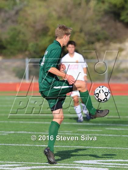Thumbnail 2 in Cathedral Catholic vs. Santa Barbara (CIF SoCal Regional D1 Semifinal) photogallery.