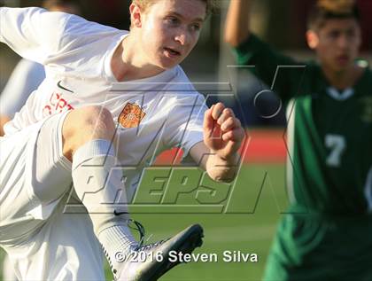 Thumbnail 2 in Cathedral Catholic vs. Santa Barbara (CIF SoCal Regional D1 Semifinal) photogallery.