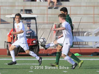 Thumbnail 3 in Cathedral Catholic vs. Santa Barbara (CIF SoCal Regional D1 Semifinal) photogallery.