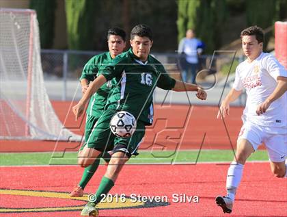 Thumbnail 3 in Cathedral Catholic vs. Santa Barbara (CIF SoCal Regional D1 Semifinal) photogallery.