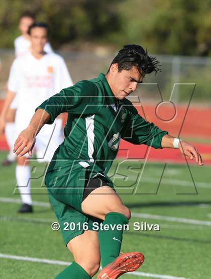 Thumbnail 2 in Cathedral Catholic vs. Santa Barbara (CIF SoCal Regional D1 Semifinal) photogallery.