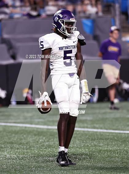 Thumbnail 2 in Providence Day vs. Northwestern (at Bank of America Stadium) photogallery.