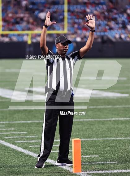 Thumbnail 3 in Providence Day vs. Northwestern (at Bank of America Stadium) photogallery.