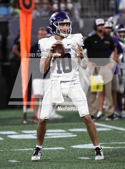 Thumbnail 1 in Providence Day vs. Northwestern (at Bank of America Stadium) photogallery.