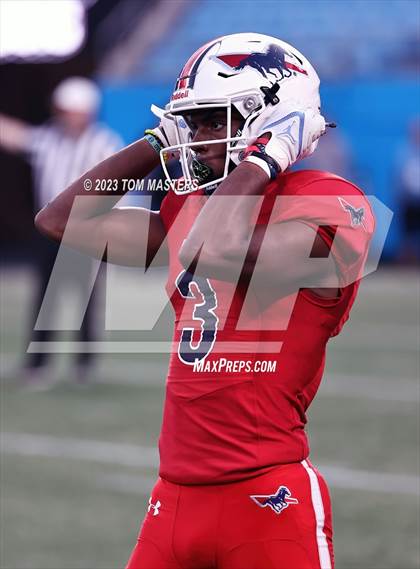 Thumbnail 3 in Providence Day vs. Northwestern (at Bank of America Stadium) photogallery.