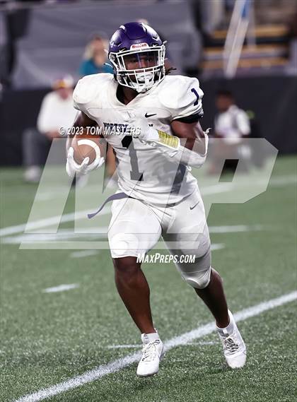 Thumbnail 2 in Providence Day vs. Northwestern (at Bank of America Stadium) photogallery.