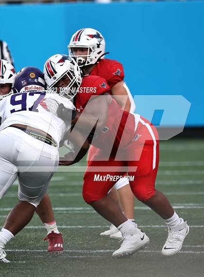 Thumbnail 3 in Providence Day vs. Northwestern (at Bank of America Stadium) photogallery.