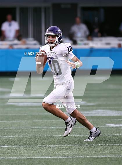 Thumbnail 1 in Providence Day vs. Northwestern (at Bank of America Stadium) photogallery.