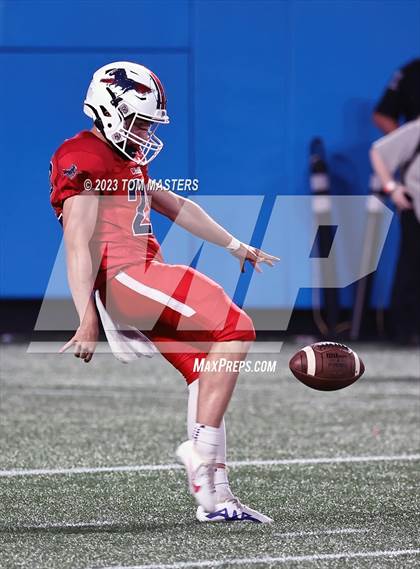 Thumbnail 1 in Providence Day vs. Northwestern (at Bank of America Stadium) photogallery.