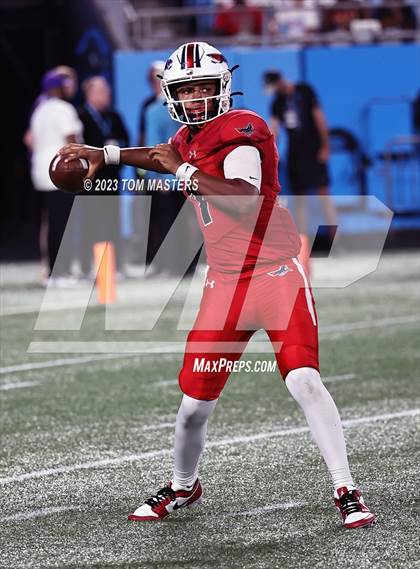 Thumbnail 1 in Providence Day vs. Northwestern (at Bank of America Stadium) photogallery.