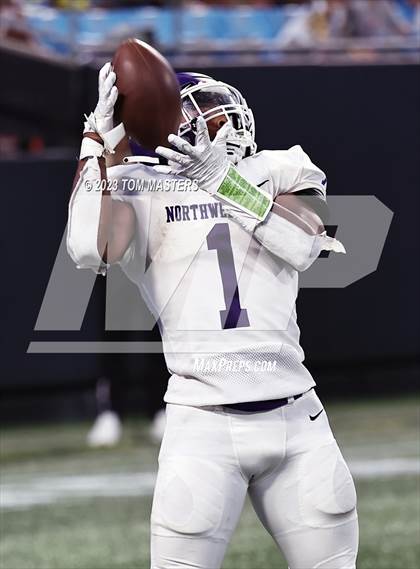 Thumbnail 1 in Providence Day vs. Northwestern (at Bank of America Stadium) photogallery.