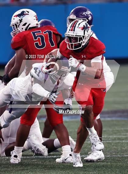 Thumbnail 2 in Providence Day vs. Northwestern (at Bank of America Stadium) photogallery.